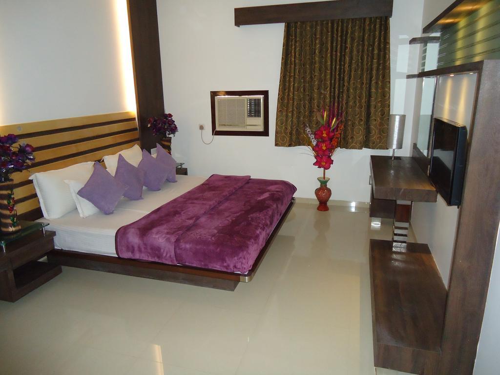 Hotel Sun Plaza Ankleshwar Exterior foto