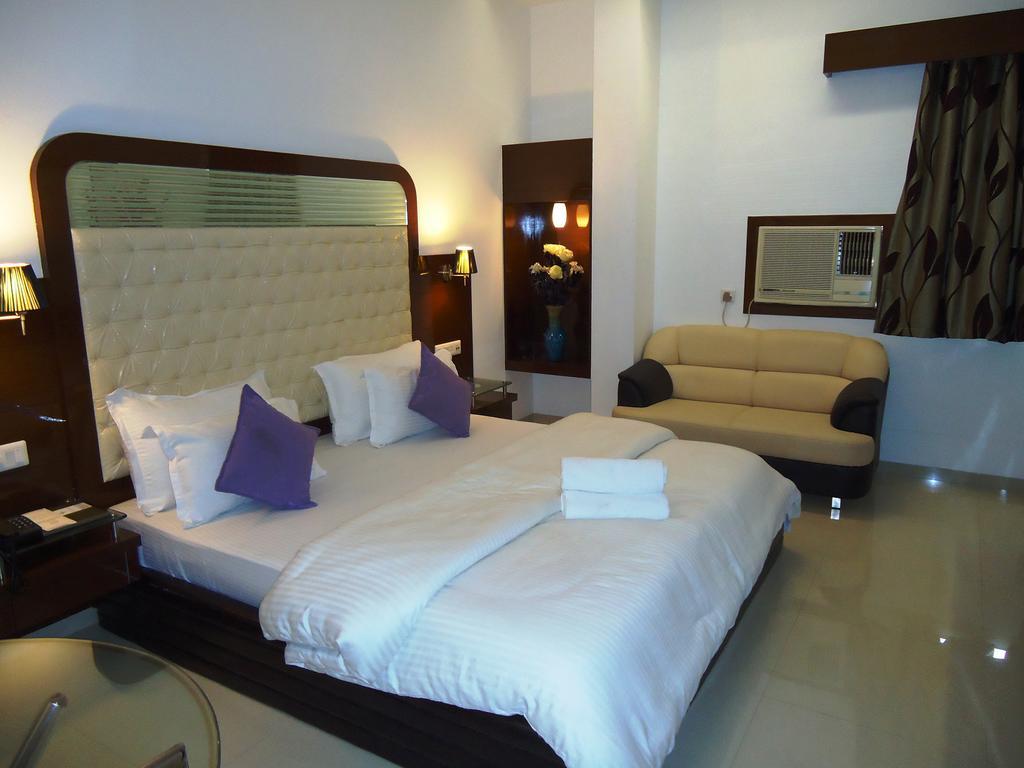 Hotel Sun Plaza Ankleshwar Exterior foto