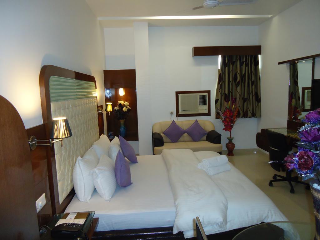 Hotel Sun Plaza Ankleshwar Exterior foto